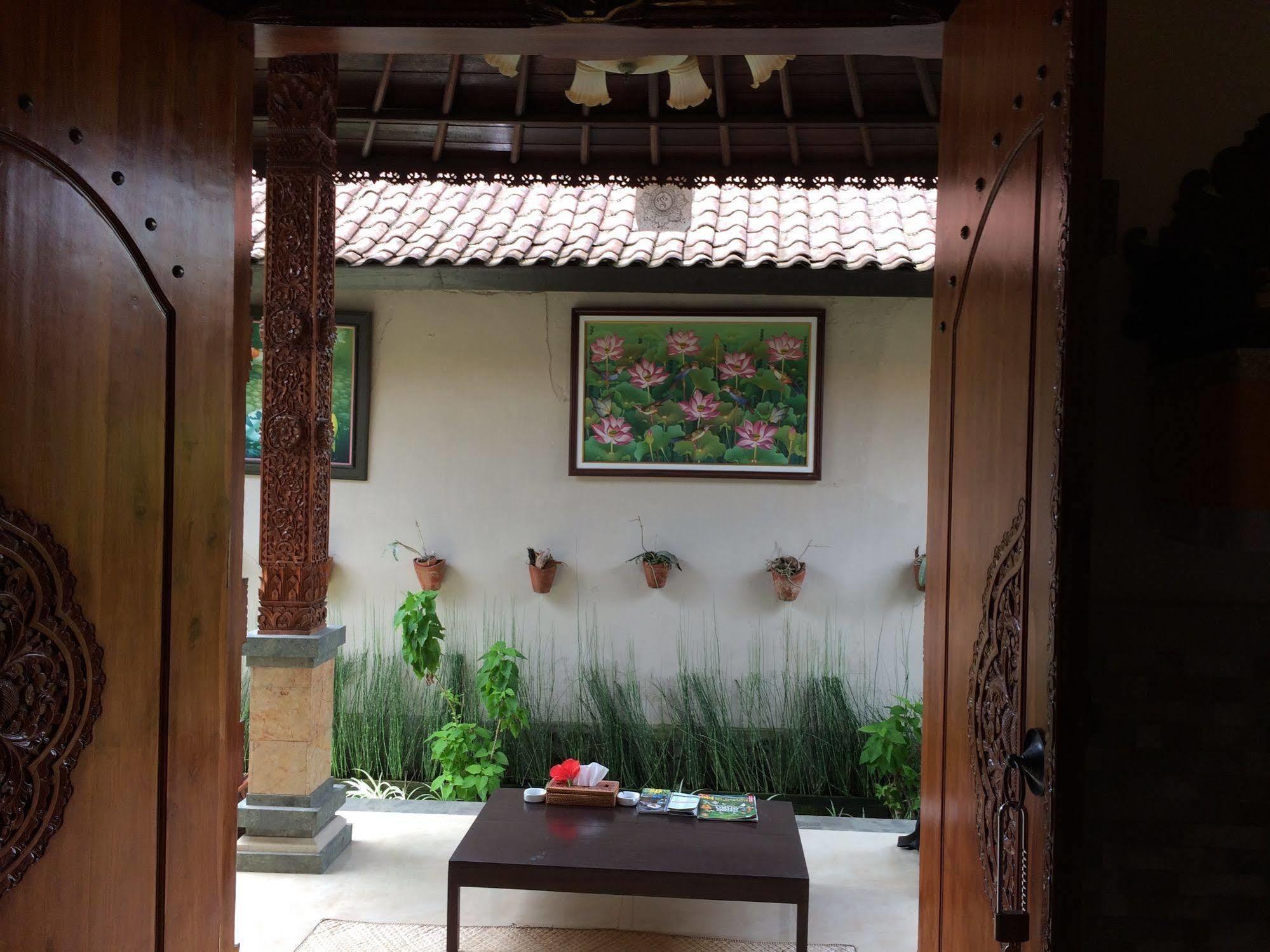 Uma Dewi Pensión Ubud Exterior foto