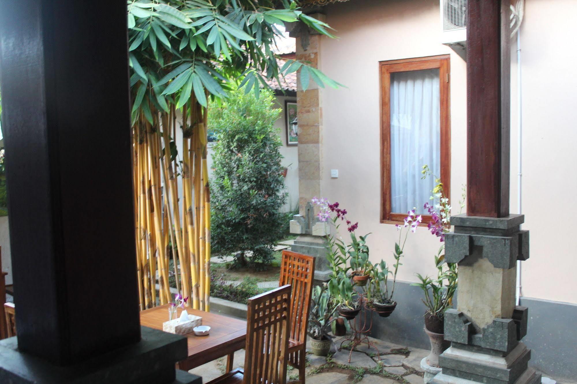 Uma Dewi Pensión Ubud Exterior foto